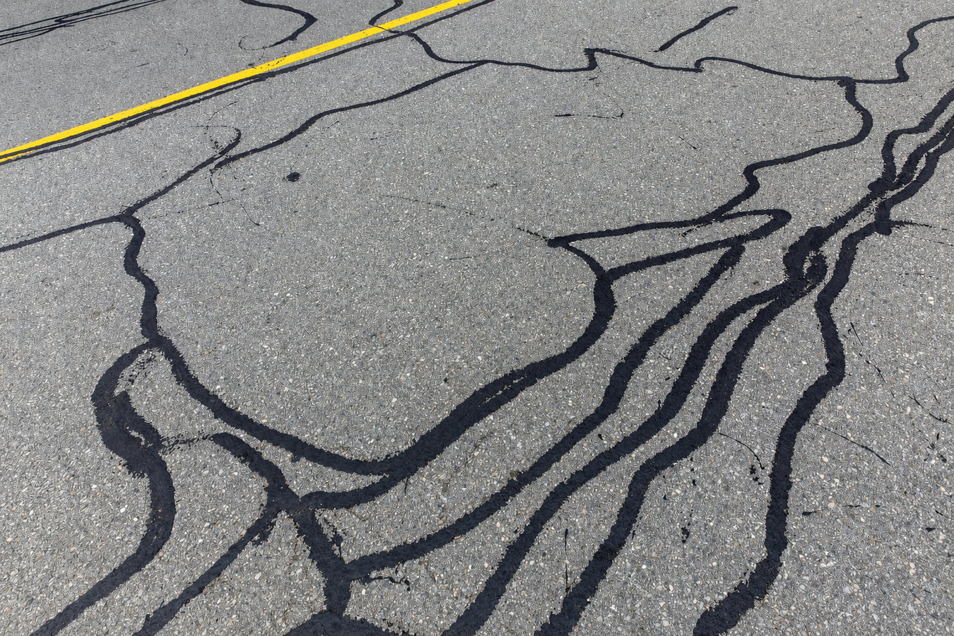 Asphalt crack sealing in Los Angeles, CA